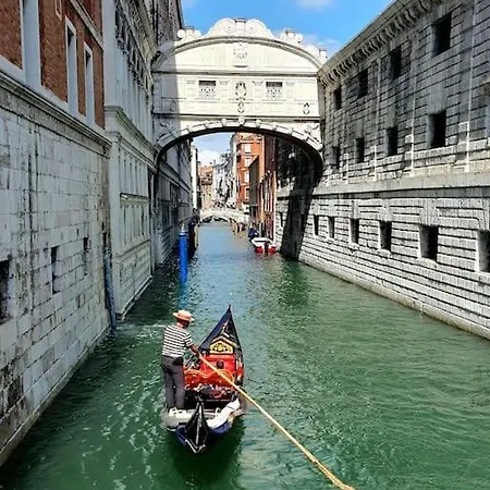 Serenissima Charming - In The Heart Of Venice